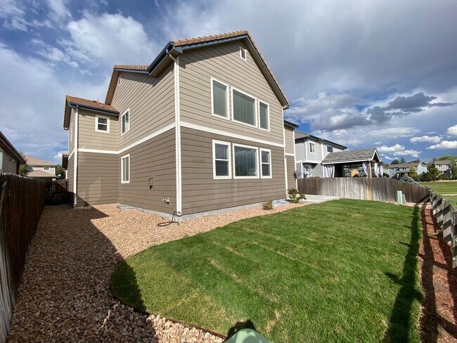 Building Photo - Spacious Home in Horizon Estates