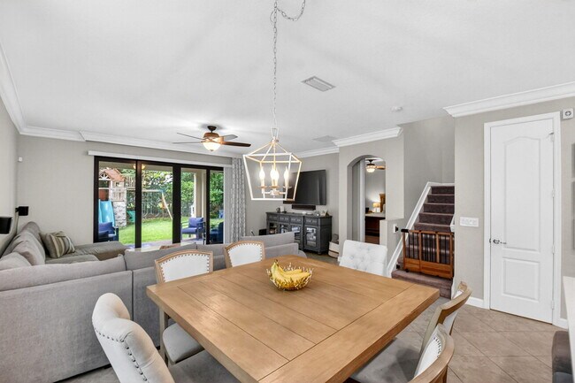 Building Photo - 9062 Gulf Cove Dr