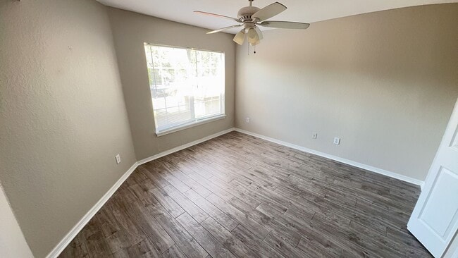 Building Photo - Beautiful 1 bedroom condo for rent in Lake...