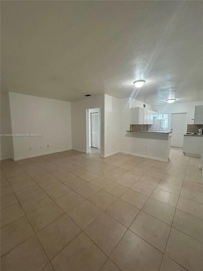 Building Photo - 1945 Calais Dr