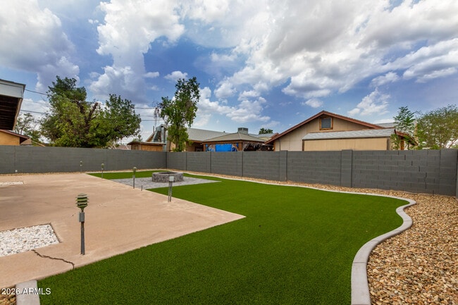 Building Photo - 5309 N 22nd Dr