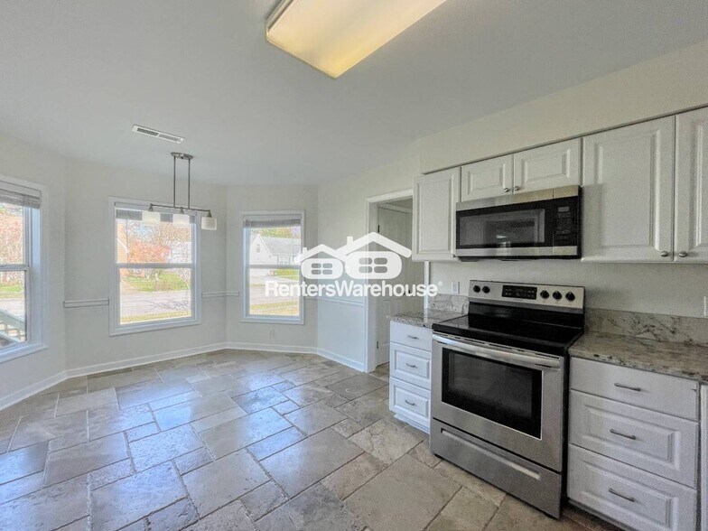 Building Photo - 700 Rumford Ct