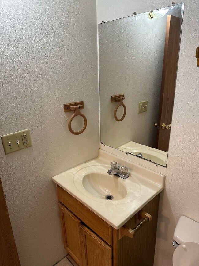 Building Photo - 113 E Prentiss St