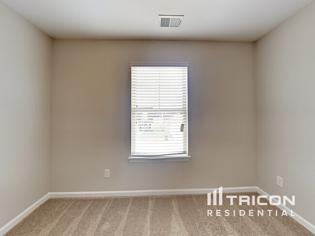 Building Photo - 317 Parkview Pl Dr