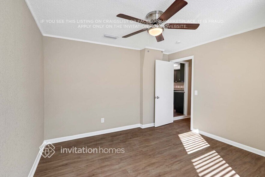 Building Photo - 6231 Seabreeze Dr