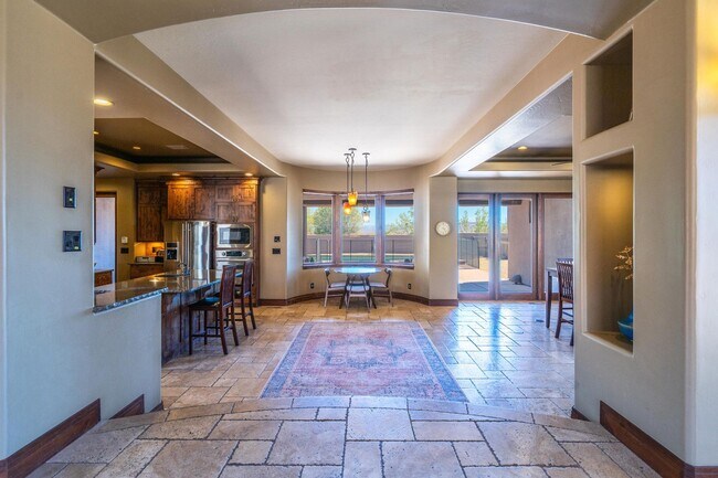 Building Photo - Exquisite Custom Home in Prestigious Commu...