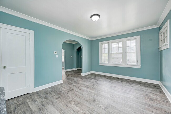 Building Photo - 420 N Irvington Ave