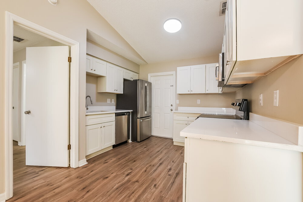 Building Photo - 3544 Lake Eleanor Dr