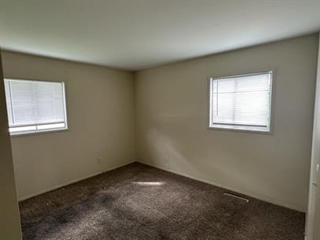Building Photo - 1509 S Mattis Ave
