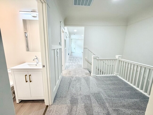 Building Photo - 4758-4764-4764 Mission St