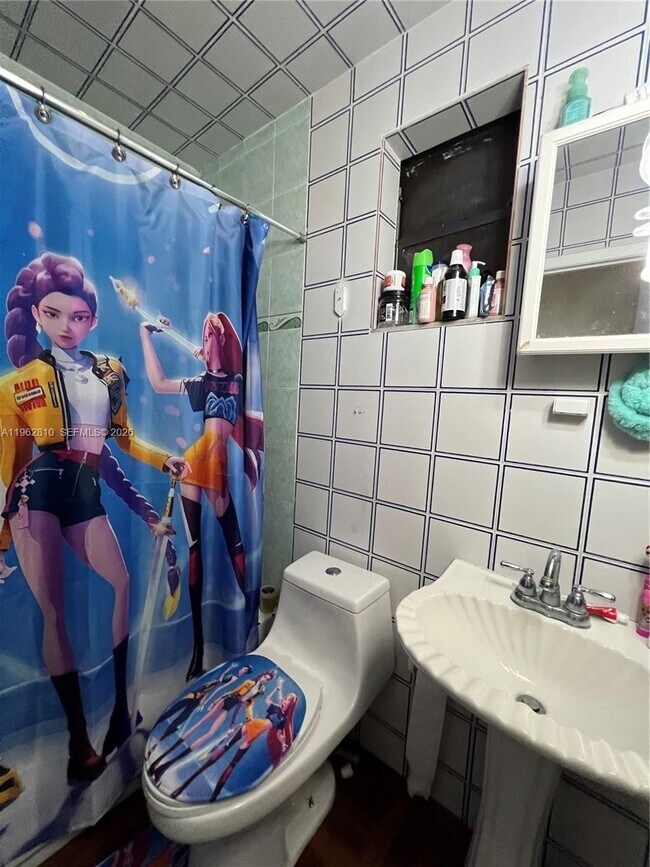 Building Photo - 2820 SW 95th Ave