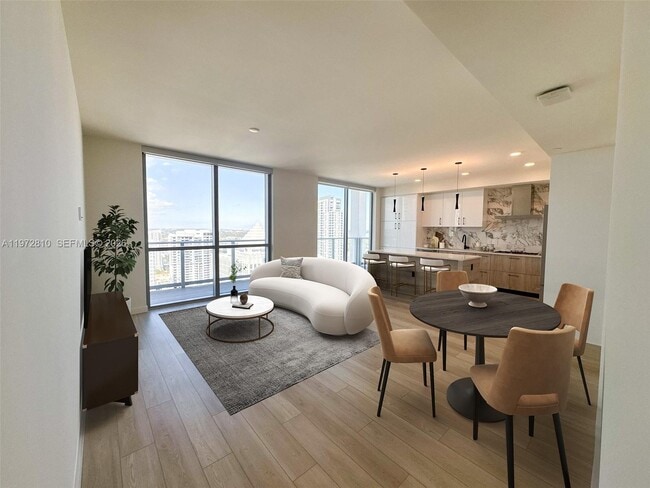 Building Photo - 333 N New River Dr E