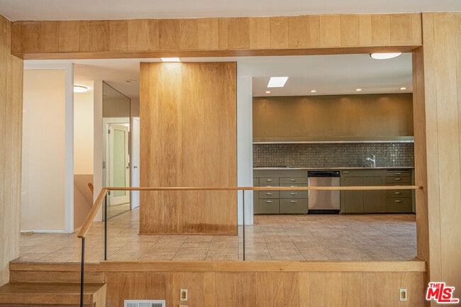 Building Photo - 8895 Appian Way