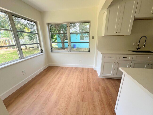Building Photo - 4787 Tortuga Dr