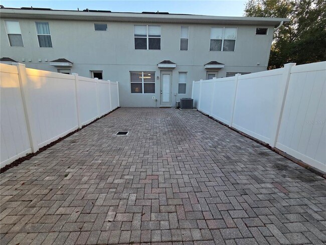 Building Photo - 14239 Avenue of the Groves