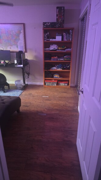 Building Photo - 8755 E Sage Dr