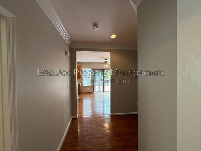 Building Photo - 1404 Graham Dr
