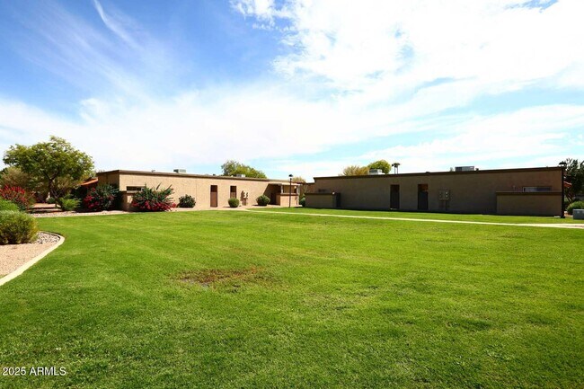 Building Photo - 93 N Cooper Rd