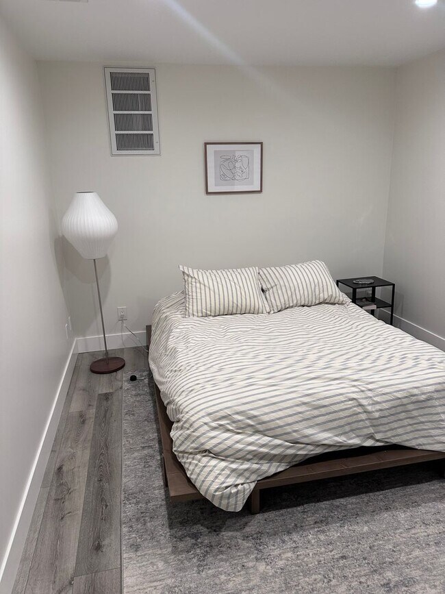 Building Photo - 335 S Grand St