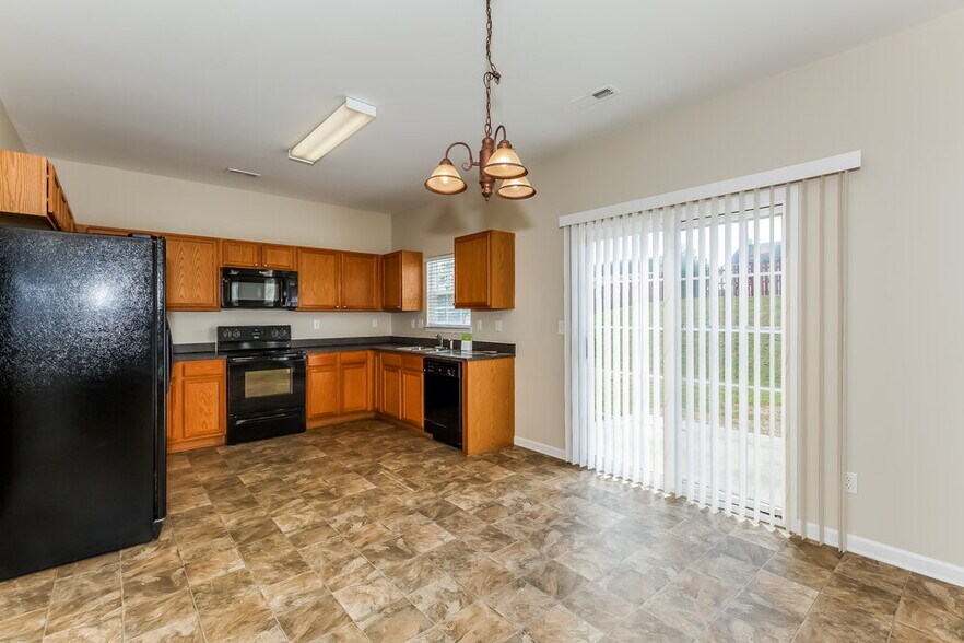 Building Photo - 4914 Lifeline Ln