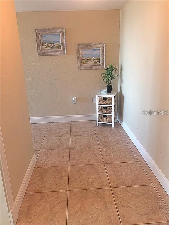 Building Photo - 400 Island Way