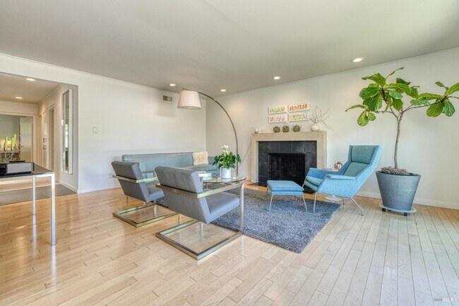 Building Photo - 1704 San Anselmo Ave