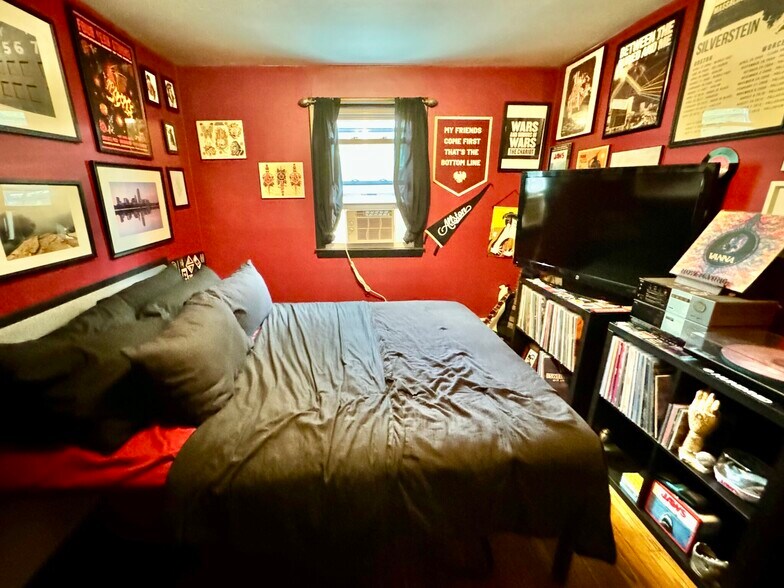 *Pictures are representative samples of the advertised unit. In some cases, the actual units you tou - 64 Ridgemont St