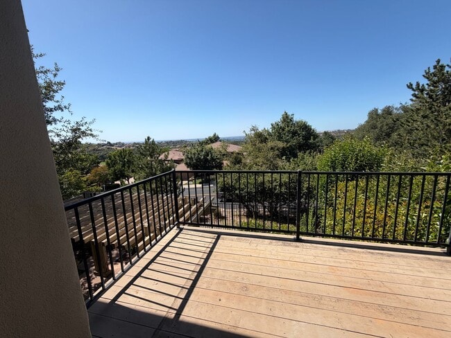 Building Photo - 1014 Gamay Dr