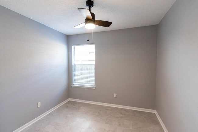 Building Photo - 9107 Stingray Ct