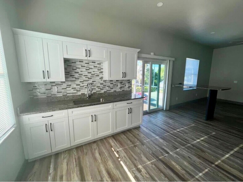 Building Photo - 5593 Briarcliff Rd