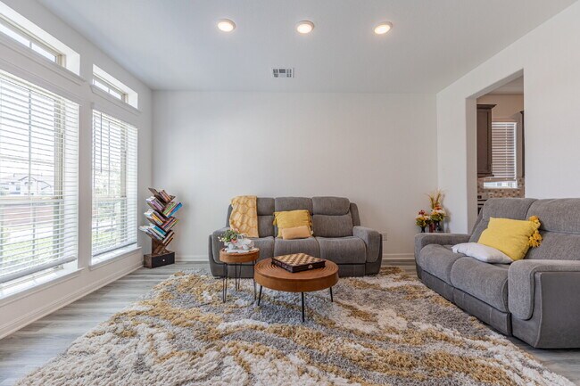 Building Photo - 2332 Giona Pl