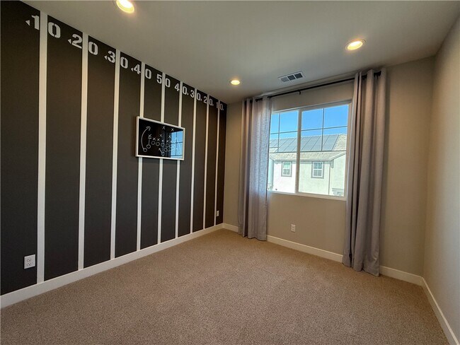 Building Photo - 4252 E Sage Paseo