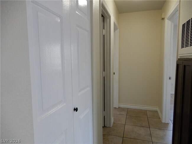 Building Photo - 2120 Petersham Ct