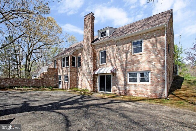 Building Photo - 9685 Howes Rd