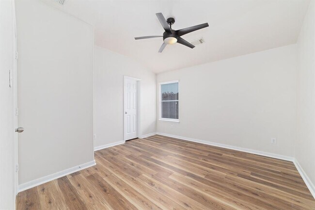 Building Photo - 26610 Marble Falls Bend