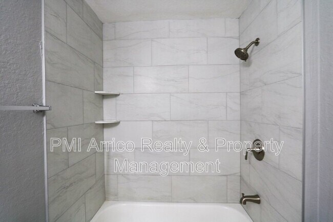 Building Photo - 17101 Carrington Park Dr