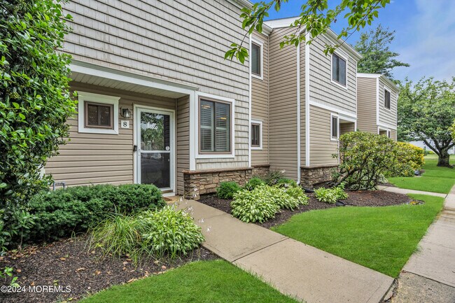 Building Photo - 8 Fern Ct