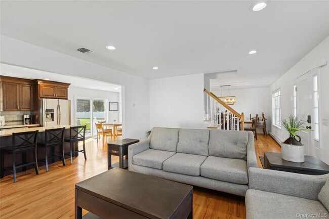 Building Photo - 16 Mastro Ct