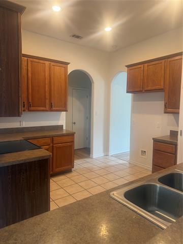 Building Photo - 303 Quail Run Rd