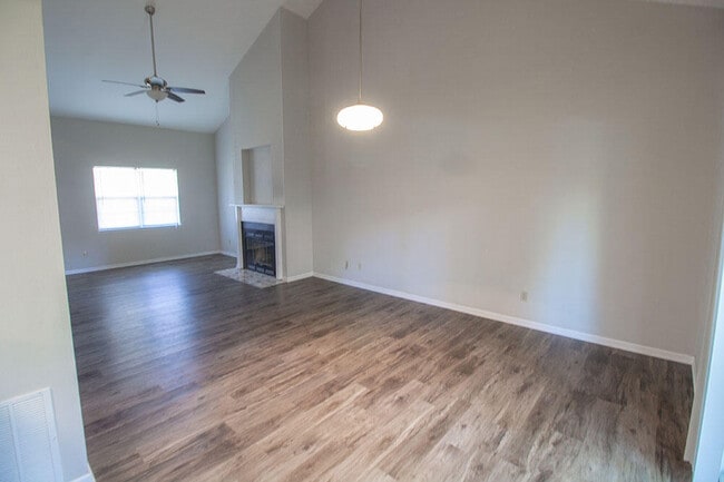 Building Photo - 3510 Forum Blvd