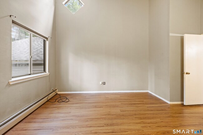 Building Photo - 5 Staunton Ct