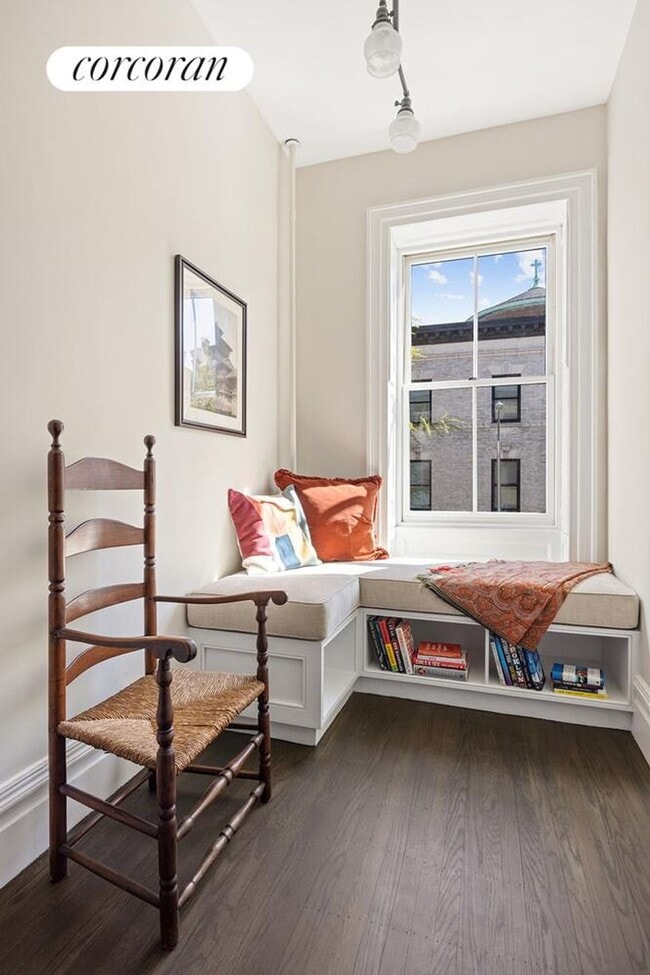 Building Photo - 57 Middagh St