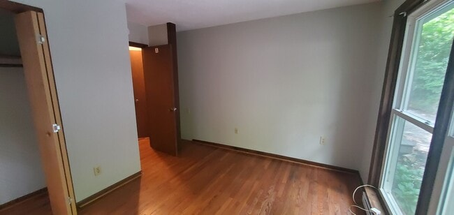 Building Photo - Spacious Mountain Home With Finished Basement & Great Location!