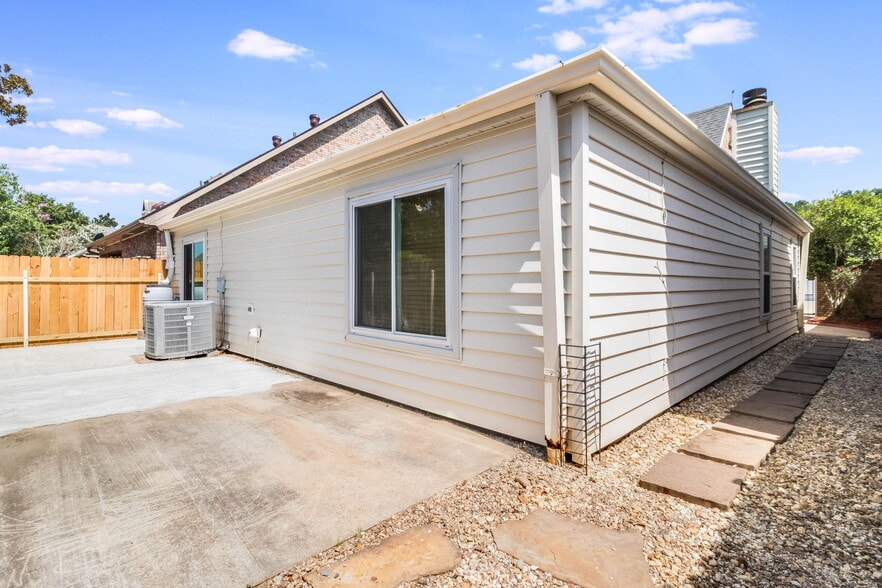 Building Photo - 107 Kincaid Ct