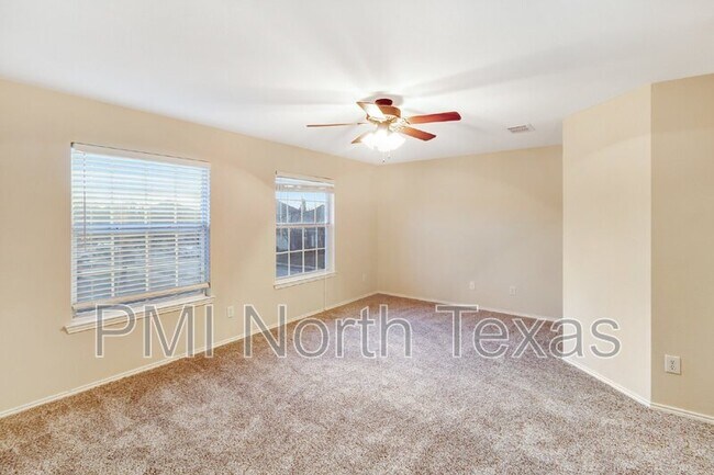 Building Photo - 16264 Red River Ln