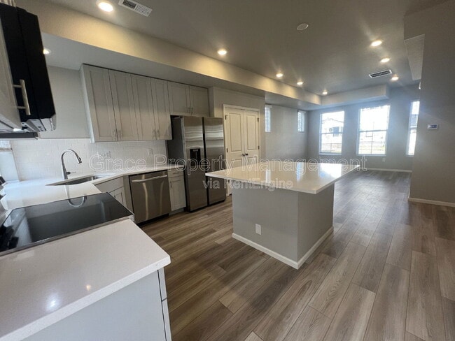 Building Photo - 1200 Sugarloaf Ln