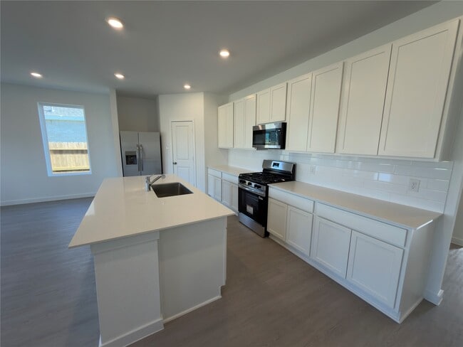 Building Photo - 7919 Evening Emerald Dr