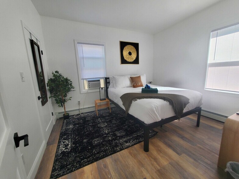 Building Photo - 23 Handy St