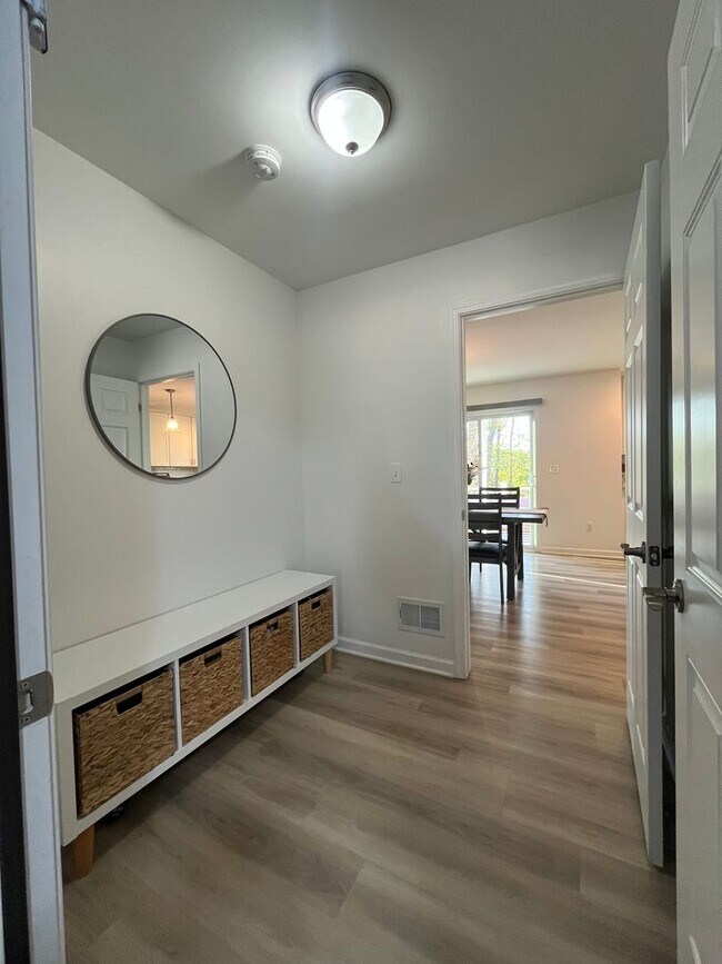 Building Photo - Beautiful and serene water view home in a secluded neighborhood!  2nd floor laundry!