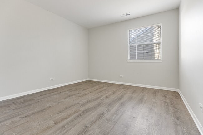 Building Photo - 63 N Victoria Ln